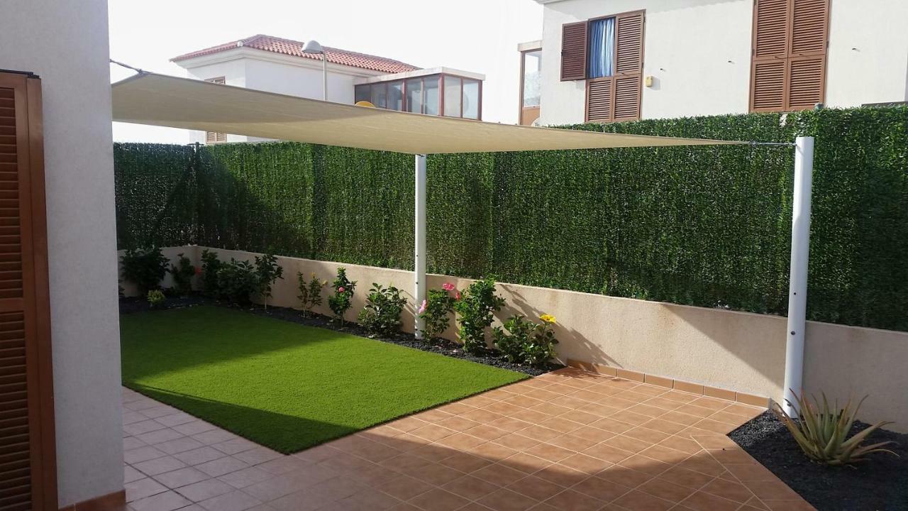 Casa Silencio, Villa With Terrace, Garden And Large Pool Area Corralejo Esterno foto